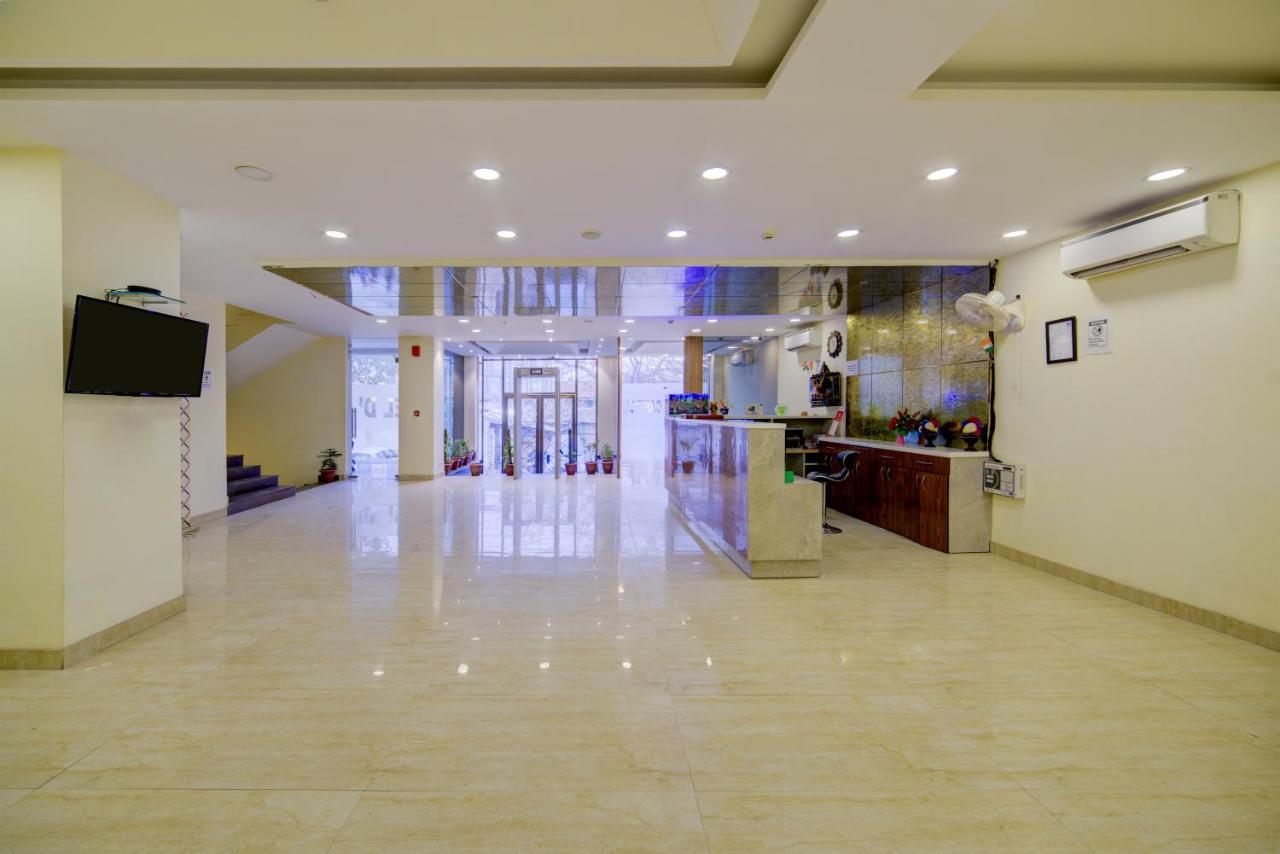 Hotel D'Capitol - Delhi Airport Nuova Delhi Esterno foto