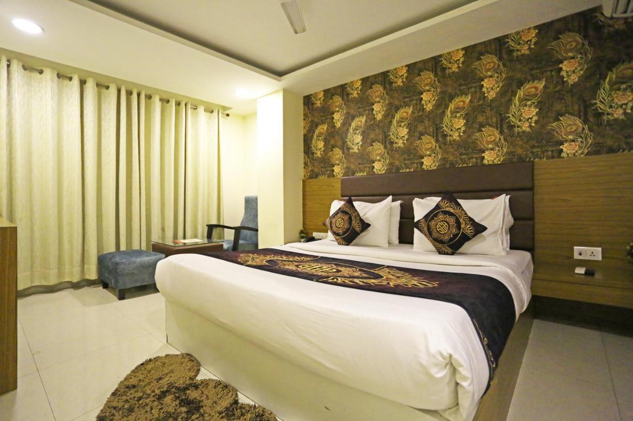 Hotel D'Capitol - Delhi Airport Nuova Delhi Esterno foto