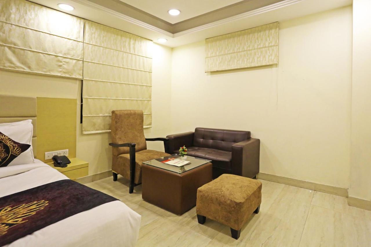 Hotel D'Capitol - Delhi Airport Nuova Delhi Esterno foto