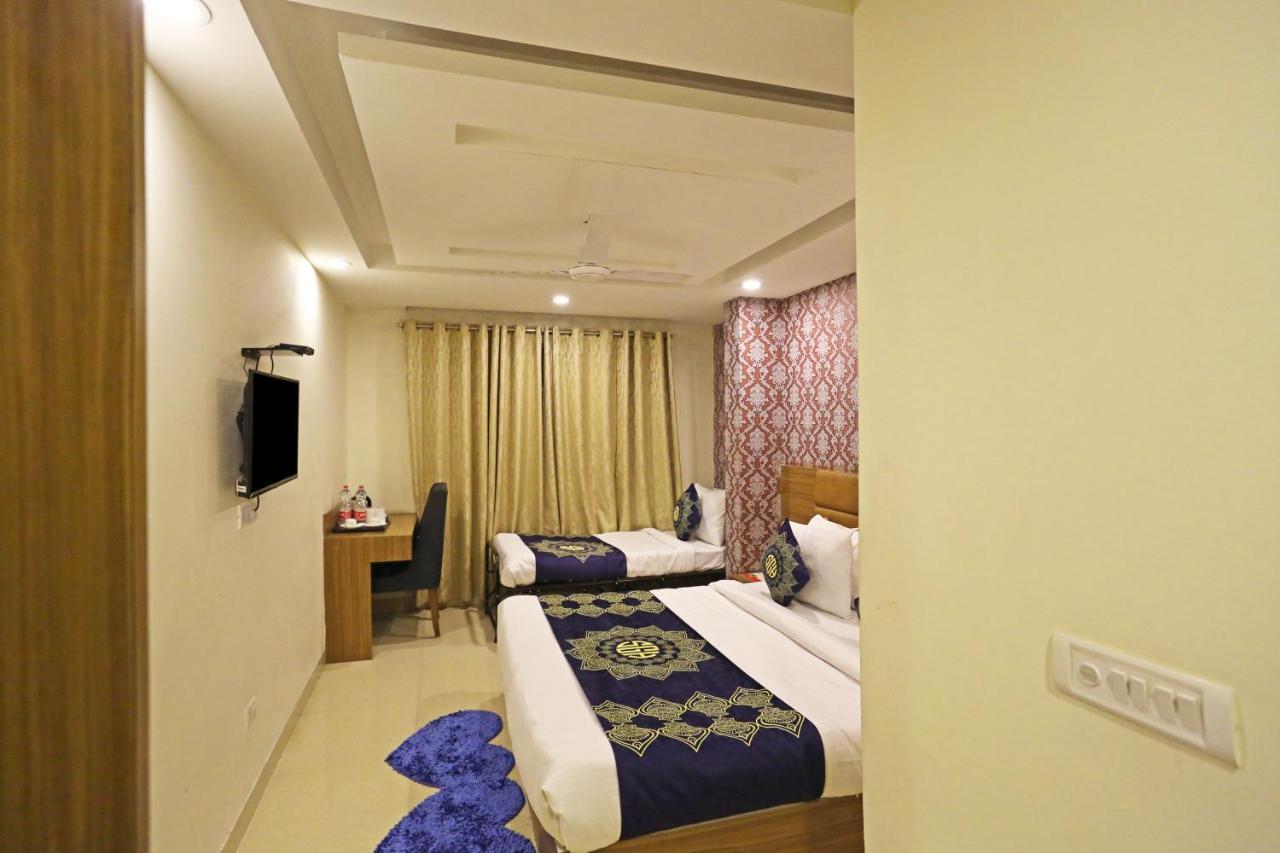 Hotel D'Capitol - Delhi Airport Nuova Delhi Esterno foto