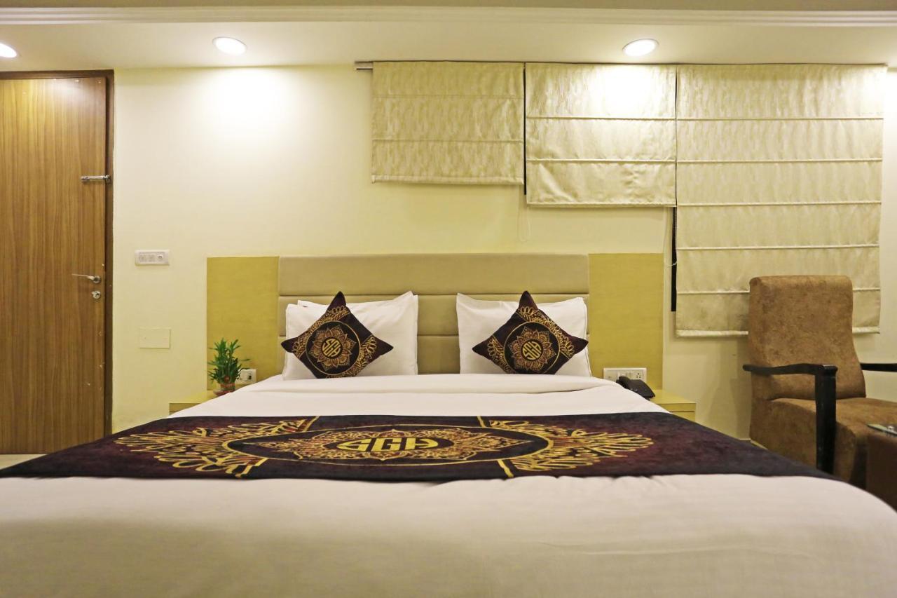 Hotel D'Capitol - Delhi Airport Nuova Delhi Esterno foto