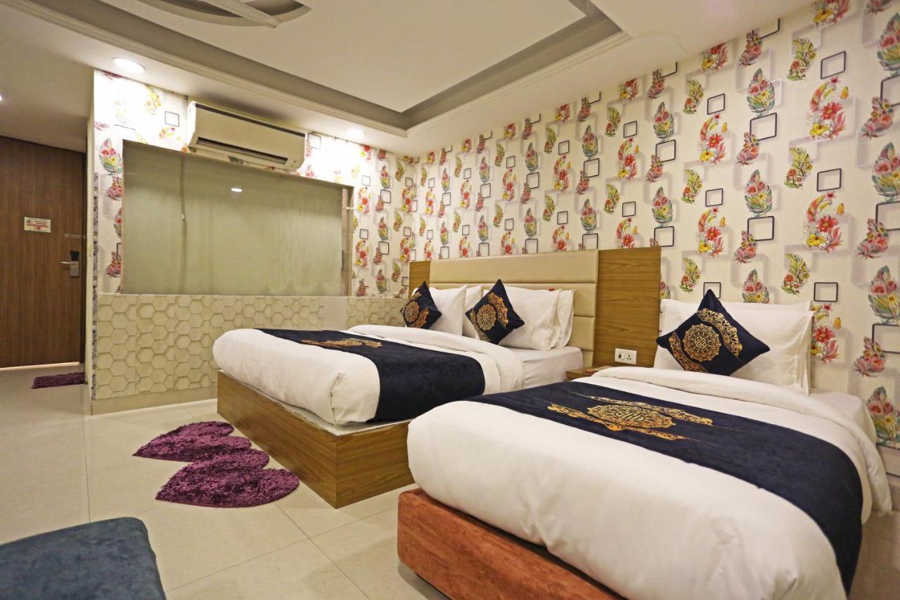 Hotel D'Capitol - Delhi Airport Nuova Delhi Esterno foto