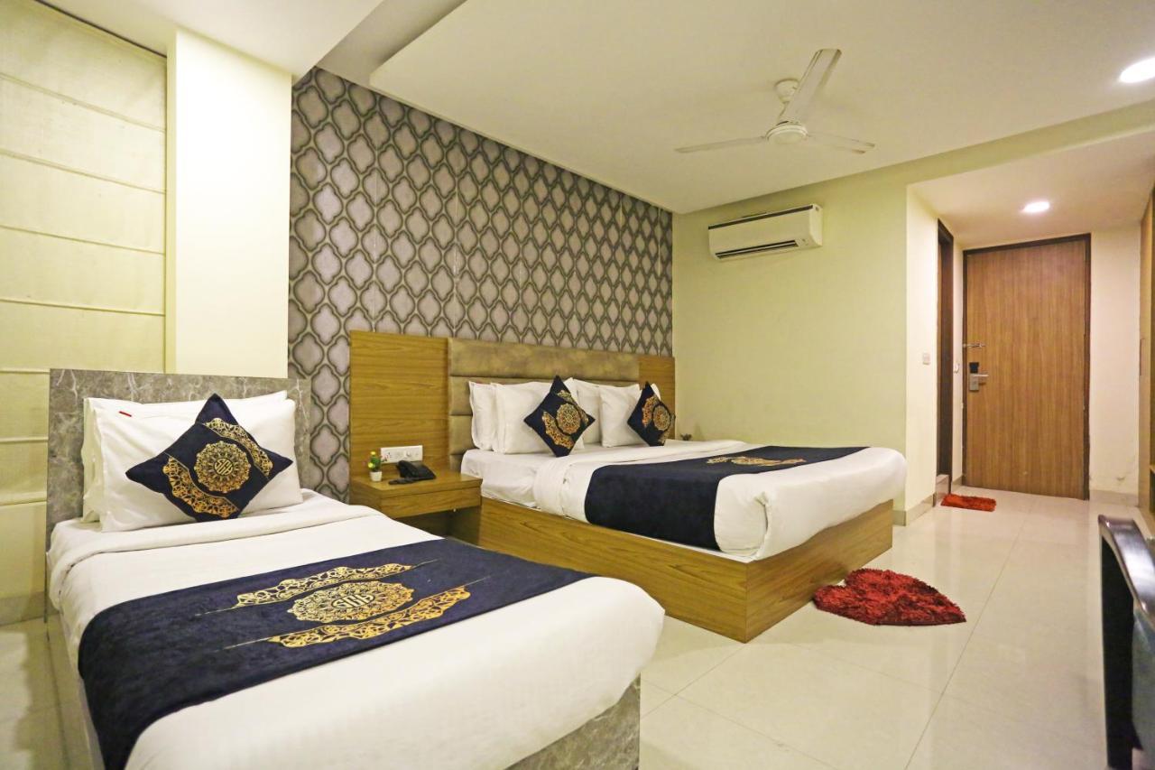 Hotel D'Capitol - Delhi Airport Nuova Delhi Esterno foto