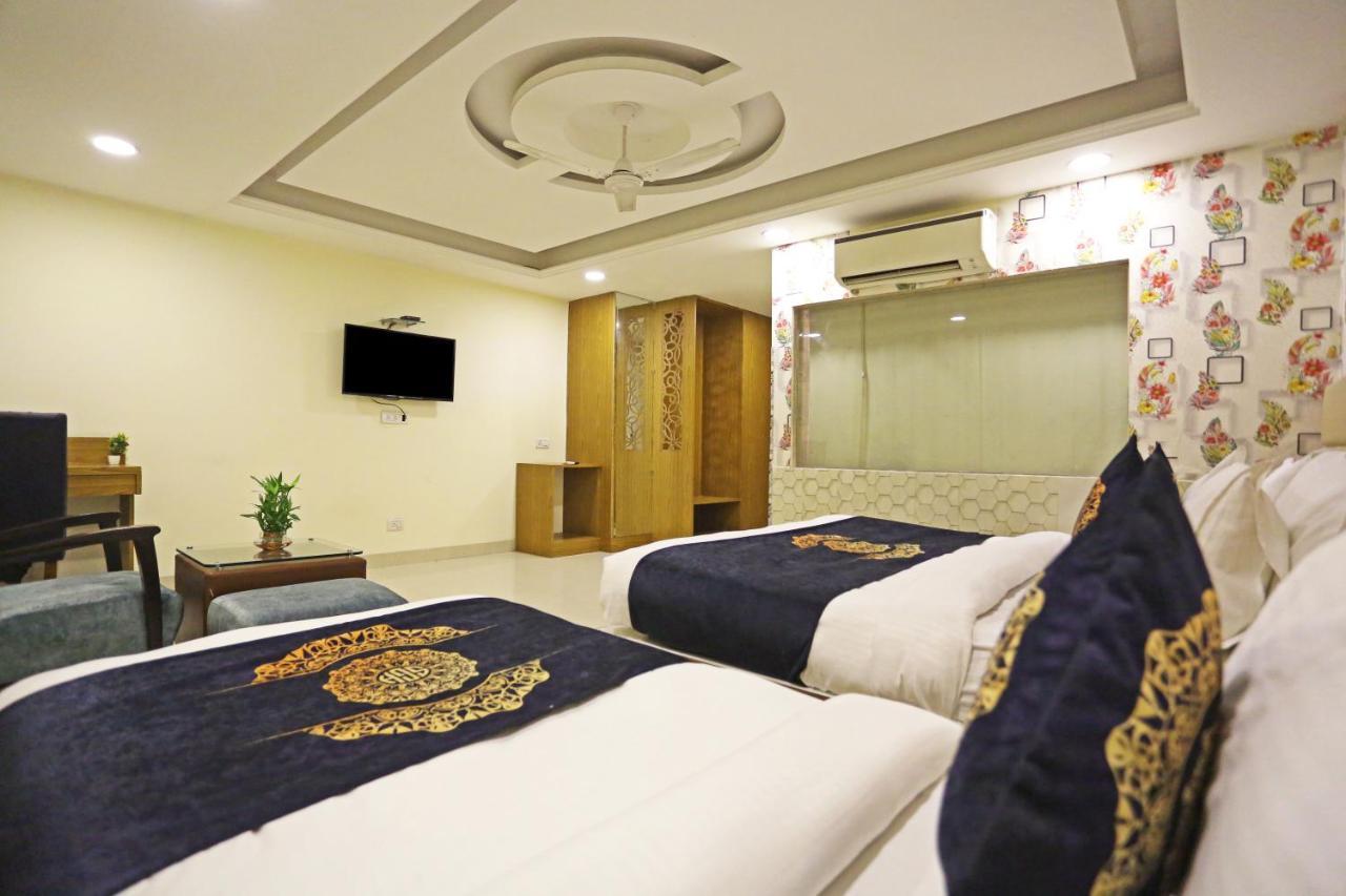 Hotel D'Capitol - Delhi Airport Nuova Delhi Esterno foto