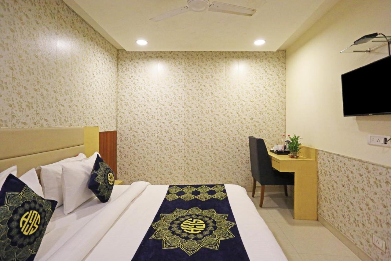 Hotel D'Capitol - Delhi Airport Nuova Delhi Esterno foto