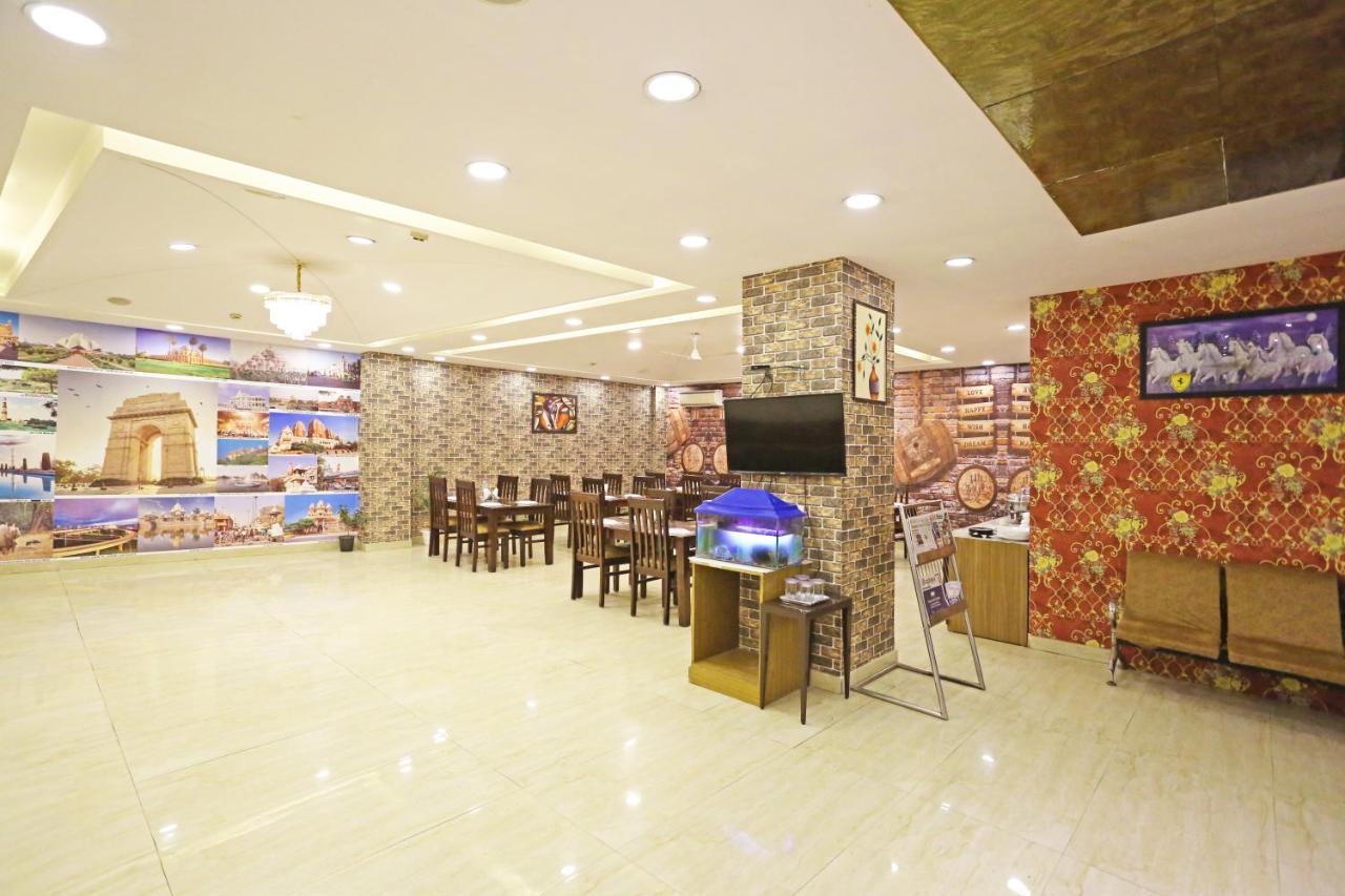 Hotel D'Capitol - Delhi Airport Nuova Delhi Esterno foto