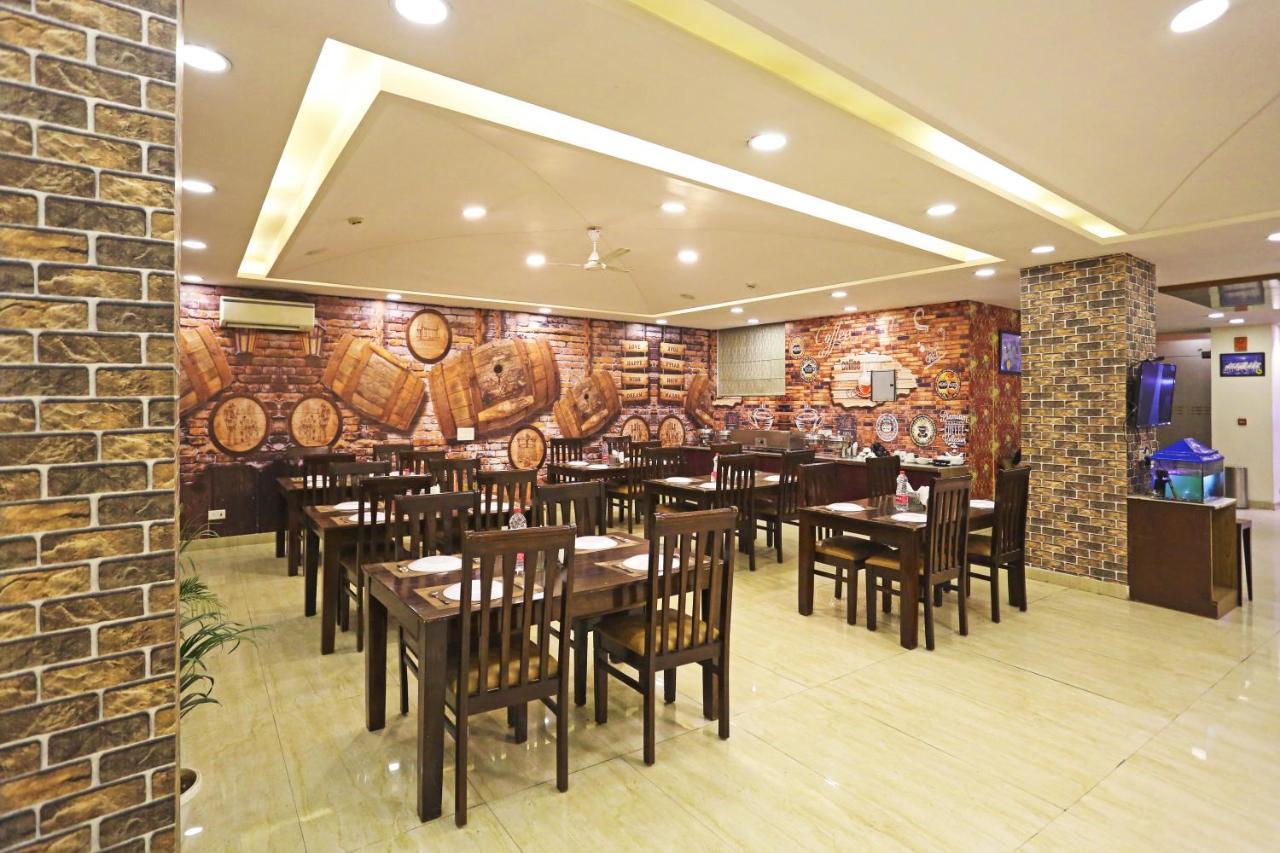 Hotel D'Capitol - Delhi Airport Nuova Delhi Esterno foto